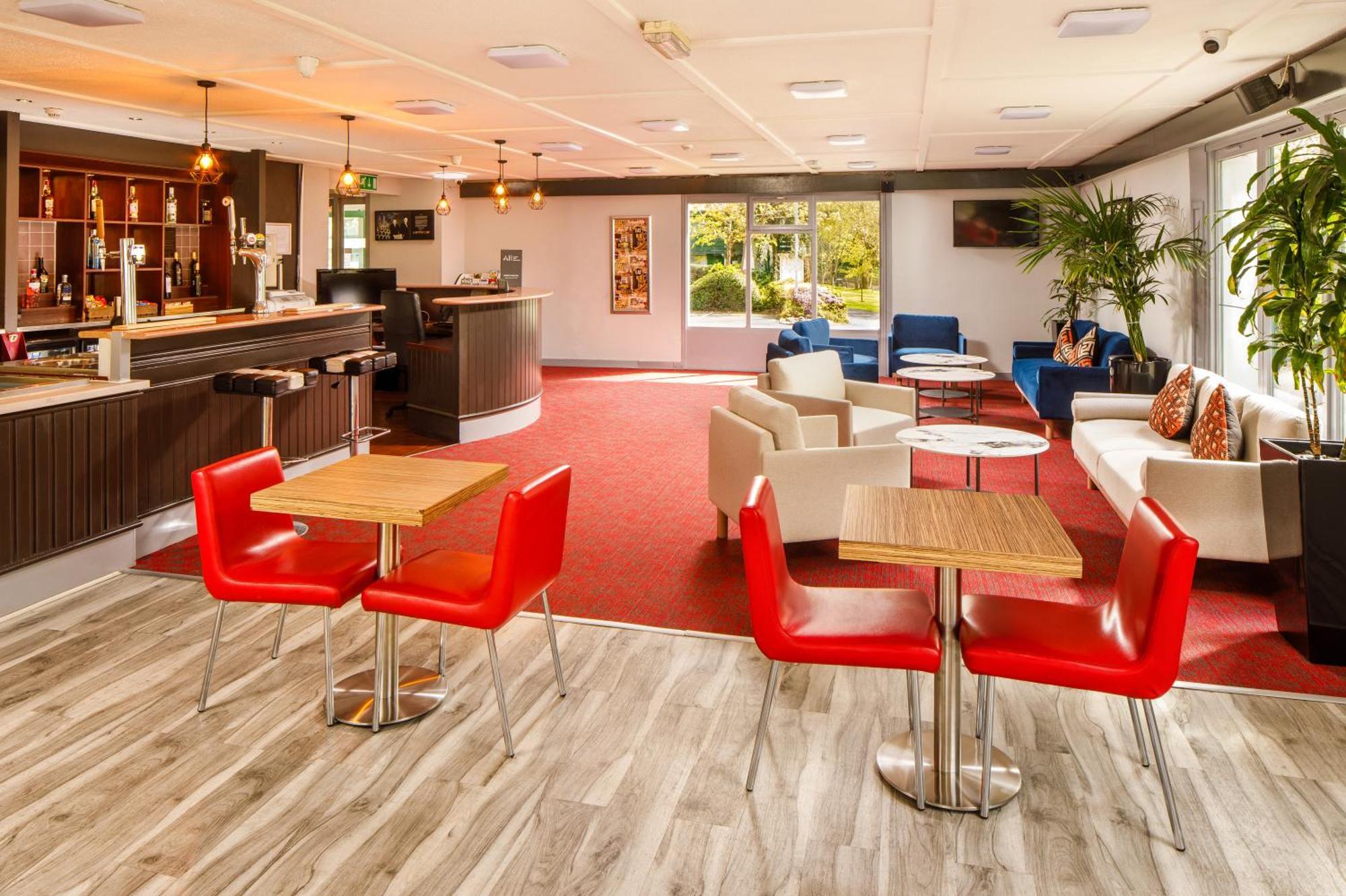Ibis Coventry South Exterior foto